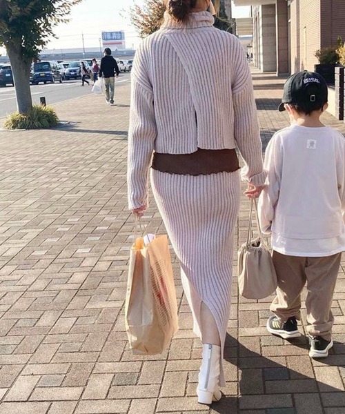 toucher du brise（トゥシェドブリーズ）の「ロング ニットナロー スカート（スカート・レディース・オフホワイト/ブラック/カーキ/ピンク・M）」の21枚目の写真