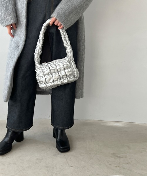 chuclla（チュクラ）の「ワッフルギャザー ワンハンドルバッグ cha22a003（ショルダーバッグ・レディース・シルバー/ブラック・FREE）」の3枚目の写真