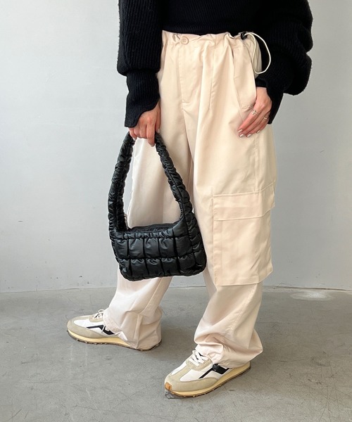 chuclla（チュクラ）の「ワッフルギャザー ワンハンドルバッグ cha22a003（ショルダーバッグ・レディース・シルバー/ブラック・FREE）」の10枚目の写真