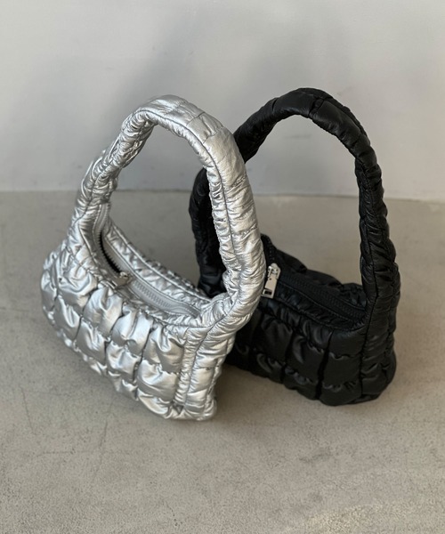 chuclla（チュクラ）の「ワッフルギャザー ワンハンドルバッグ cha22a003（ショルダーバッグ・レディース・シルバー/ブラック・FREE）」の19枚目の写真