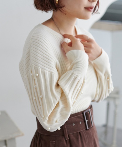 natural couture(ナチュラルクチュール)の「パールスリーブお上品ニット(ニット/セーター・レディース・モカ/オレンジ/ブラック/サックスブルー/アイボリー・FREE)」の2枚目の写真