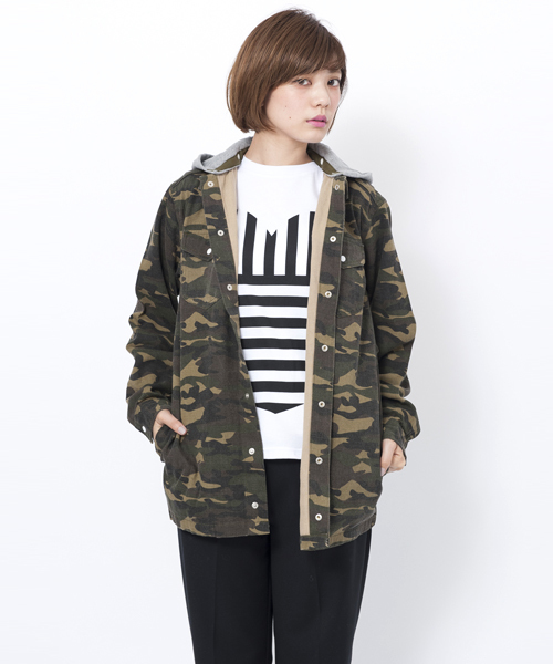 MILKFED.(ミルクフェド)の「BIG SHIRT JACKET(ブルゾン・レディース・カモフラージュ/インディゴブルー・SMALL/MEDIUM)」の1枚目の写真
