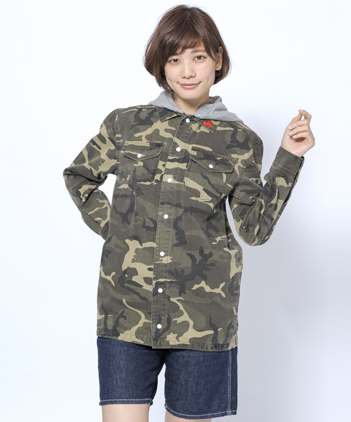 MILKFED.(ミルクフェド)の「BIG SHIRT JACKET(ブルゾン・レディース・カモフラージュ/インディゴブルー・SMALL/MEDIUM)」の17枚目の写真