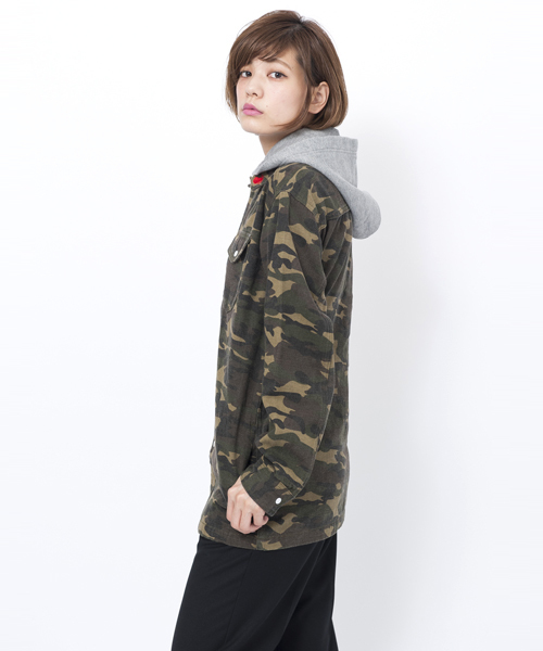 MILKFED.(ミルクフェド)の「BIG SHIRT JACKET(ブルゾン・レディース・カモフラージュ/インディゴブルー・SMALL/MEDIUM)」の4枚目の写真