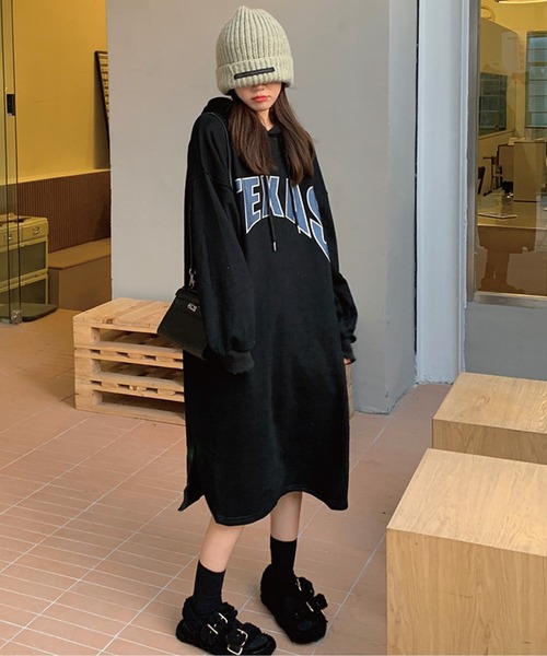 meJane(ミージェーン)の「TEXASロゴ 裏起毛スウェットパーカーワンピース(ワンピース・レディース・ブラウン/ベージュ/ブラック/チャコールグレー・FREE)」の2枚目の写真