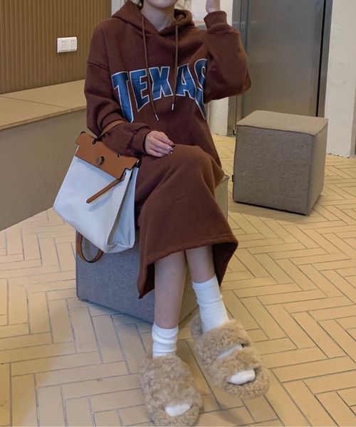 meJane(ミージェーン)の「TEXASロゴ 裏起毛スウェットパーカーワンピース(ワンピース・レディース・ブラウン/ベージュ/ブラック/チャコールグレー・FREE)」の16枚目の写真