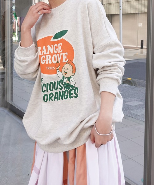 CORNERS（コーナーズ）の「ORANGEGROVEプリントオーパーサイズスウェット（スウェット・レディース・ネイビー/ピンク/ターコイズブルー/グリーン/オートミール・FREE）」の14枚目の写真