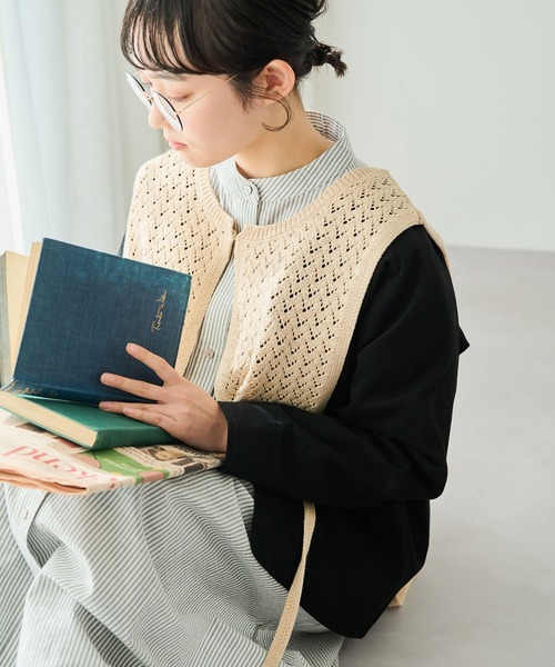 Crisp(クリスプ)の「サイドリボンニットカラー(ニット/セーター・レディース・ネイビー/ブラウン/アイボリー・FREE)」の12枚目の写真