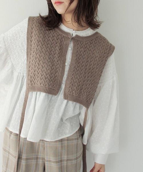 Crisp(クリスプ)の「サイドリボンニットカラー(ニット/セーター・レディース・ネイビー/ブラウン/アイボリー・FREE)」の13枚目の写真