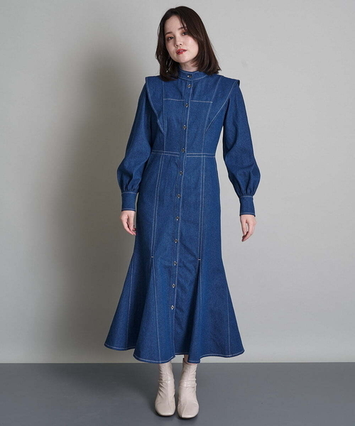 A de a.v.v（アードアー・ヴェ・ヴェ）の「襟リボン付き肩ラッフルマーメイドデニムワンピース（ワンピース・レディース・チャコールグレー/ブルー・36/38）」の14枚目の写真