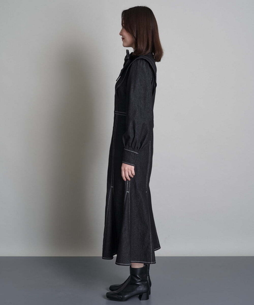 A de a.v.v（アードアー・ヴェ・ヴェ）の「襟リボン付き肩ラッフルマーメイドデニムワンピース（ワンピース・レディース・チャコールグレー/ブルー・36/38）」の19枚目の写真