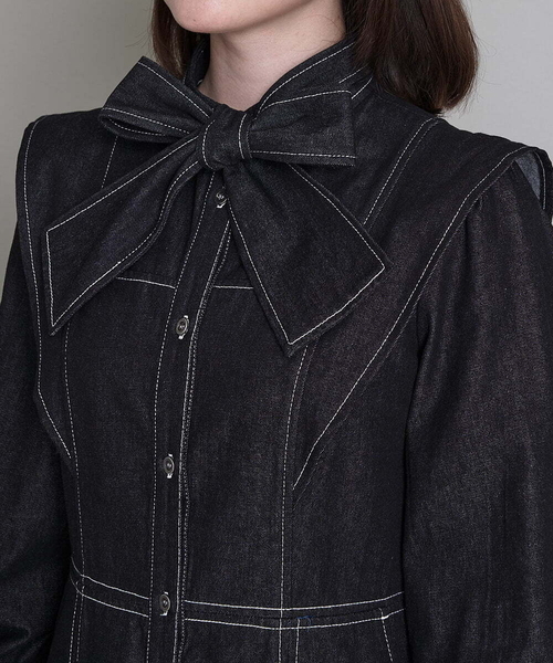 A de a.v.v（アードアー・ヴェ・ヴェ）の「襟リボン付き肩ラッフルマーメイドデニムワンピース（ワンピース・レディース・チャコールグレー/ブルー・36/38）」の21枚目の写真