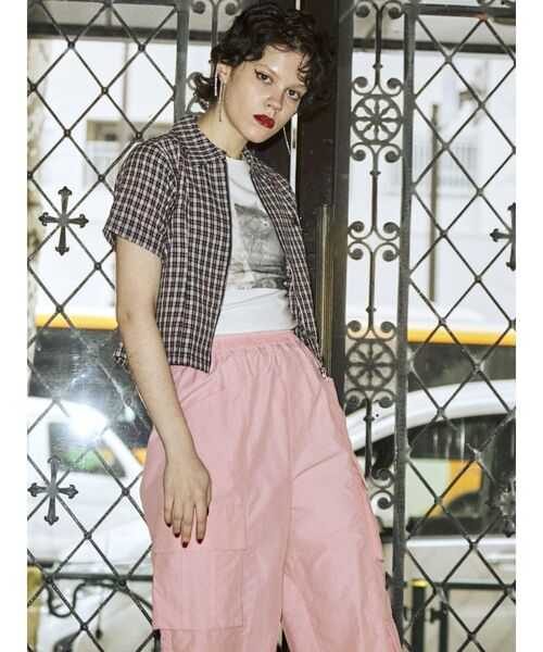 jouetie（ジュエティ）の「ZIPコンパクトシャツ（シャツ/ブラウス・レディース・イエロー/ブルー/ブラック/ピンク・MEDIUM）」の6枚目の写真