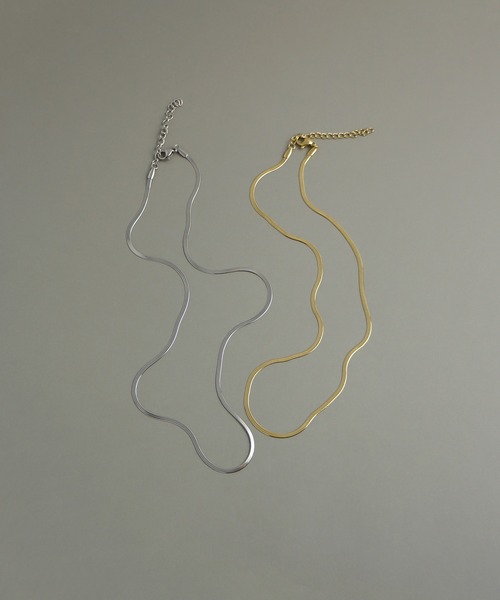 ieLS(イエルズ)の「金属アレルギー対応「ieLS」ステンレス フラットスネークチェーン2mm(ネックレス・メンズ・ゴールド/シルバー・42cm/38cm)」の2枚目の写真