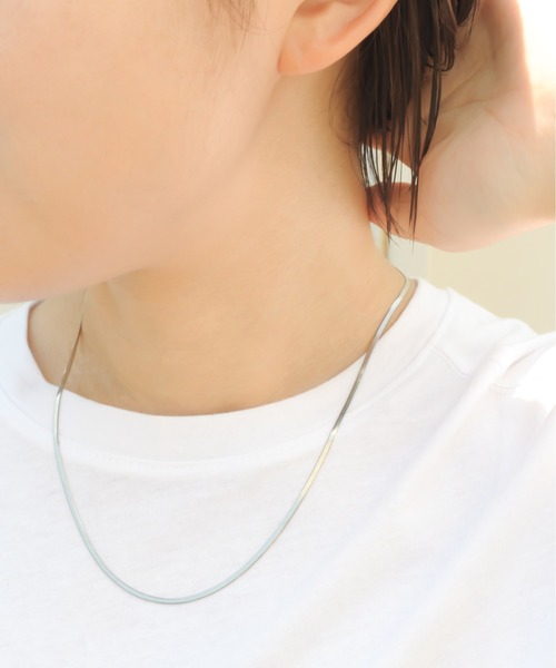 ieLS(イエルズ)の「金属アレルギー対応「ieLS」ステンレス フラットスネークチェーン2mm(ネックレス・メンズ・ゴールド/シルバー・42cm/38cm)」の5枚目の写真