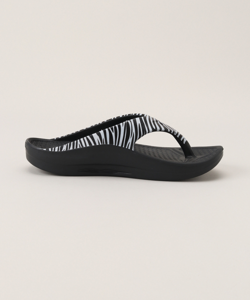 TELIC（テリック）の「【TELIC/テリック】 FLIPFLOP アニマル柄（サンダル・レディース・ブラック系その他・SMALL/LARGE/MEDIUM）」の12枚目の写真