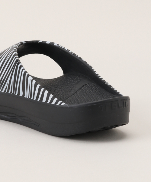 TELIC（テリック）の「【TELIC/テリック】 FLIPFLOP アニマル柄（サンダル・レディース・ブラック系その他・SMALL/LARGE/MEDIUM）」の7枚目の写真