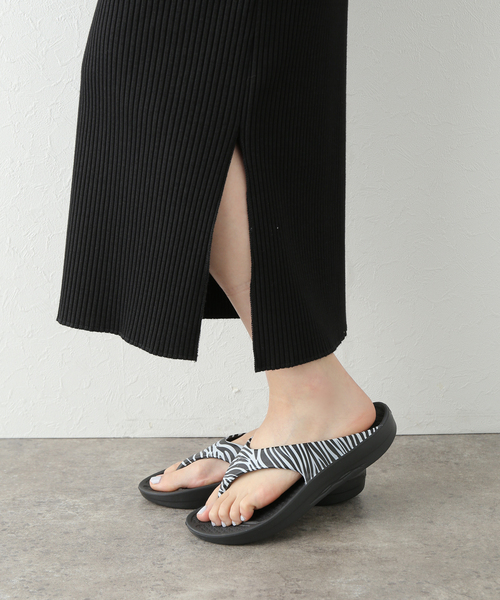 TELIC（テリック）の「【TELIC/テリック】 FLIPFLOP アニマル柄（サンダル・レディース・ブラック系その他・SMALL/LARGE/MEDIUM）」の8枚目の写真