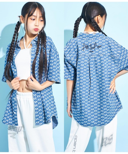ANAP GｉRL（アナップガール）の「R+Sモノグラムデニムシャツ【親子・ジュニアお揃い】（シャツ/ブラウス・キッズ・ベージュ/ブルー・XS/M/S）」の2枚目の写真