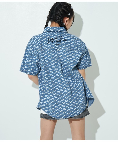 ANAP GｉRL（アナップガール）の「R+Sモノグラムデニムシャツ【親子・ジュニアお揃い】（シャツ/ブラウス・キッズ・ベージュ/ブルー・XS/M/S）」の19枚目の写真