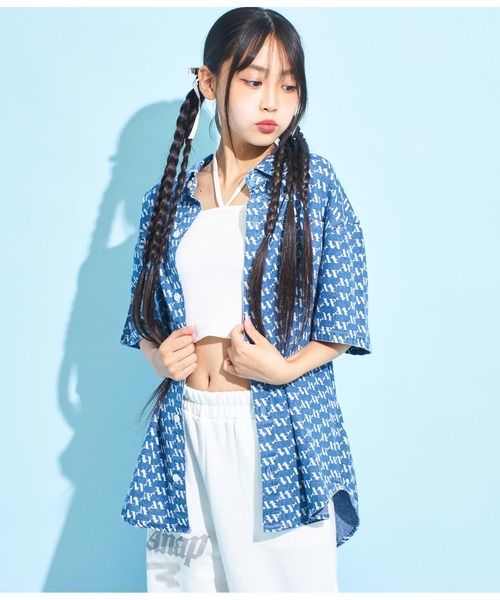 ANAP GｉRL（アナップガール）の「R+Sモノグラムデニムシャツ【親子・ジュニアお揃い】（シャツ/ブラウス・キッズ・ベージュ/ブルー・XS/M/S）」の21枚目の写真