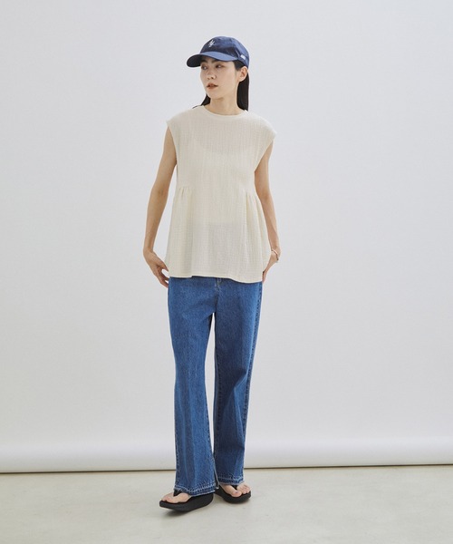 SALON adam et rope'（サロン アダム エ ロペ）の「【WEB限定】【セットアップ対応】ラッセルシャーリングウエストギャザーペプラムTシャツ（Tシャツ/カットソー・レディース・ブラック/グレー/オフホワイト・FREE）」の5枚目の写真