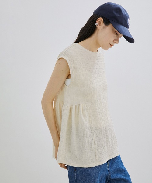 SALON adam et rope'（サロン アダム エ ロペ）の「【WEB限定】【セットアップ対応】ラッセルシャーリングウエストギャザーペプラムTシャツ（Tシャツ/カットソー・レディース・ブラック/グレー/オフホワイト・FREE）」の7枚目の写真