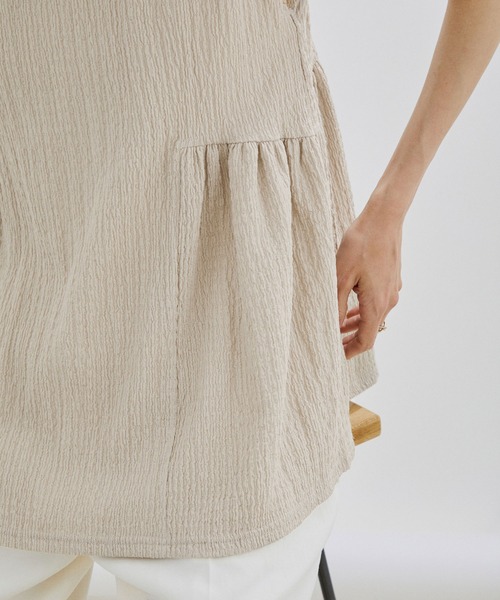 SALON adam et rope'（サロン アダム エ ロペ）の「【WEB限定】【セットアップ対応】ラッセルシャーリングウエストギャザーペプラムTシャツ（Tシャツ/カットソー・レディース・ブラック/グレー/オフホワイト・FREE）」の9枚目の写真