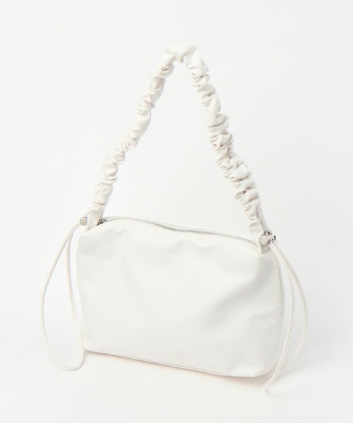 LAKOLE(ラコレ)の「ギャザー2WAYショルダーバッグ / 962999(ショルダーバッグ・レディース・ブラック/アイボリー/キャメル/シルバー/ホワイト・FREE)」の2枚目の写真