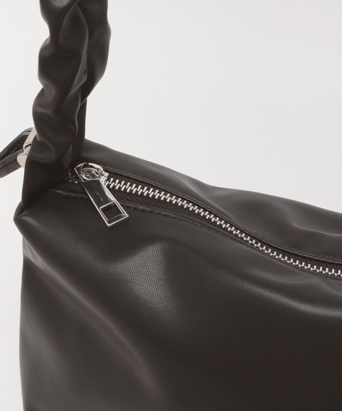 LAKOLE(ラコレ)の「ギャザー2WAYショルダーバッグ / 962999(ショルダーバッグ・レディース・ブラック/アイボリー/キャメル/シルバー/ホワイト・FREE)」の17枚目の写真