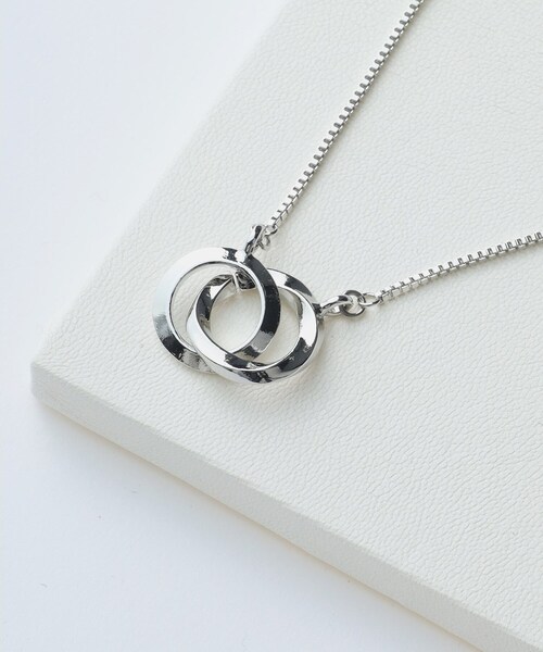 tk.TAKEO KIKUCHI(ティーケータケオキクチ)の「◆ダブルリングネックレス(ネックレス・メンズ・シルバー/シルバー系4/ブラック系4/シルバー系/ブラック系5/シルバー系5/ゴールド系5・00)」の4枚目の写真