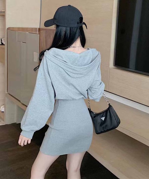 NANEA(ナネア)の「フード付きワンピース(ワンピース・レディース・ブラック/ホワイト/グレー・SMALL/MEDIUM)」の13枚目の写真