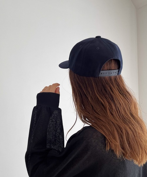 CANAL JEAN（キャナルジーン）の「1975 TOKYO　刺繍CAP（キャップ・レディース・ネイビー/ブラック・ONE SIZE）」の3枚目の写真