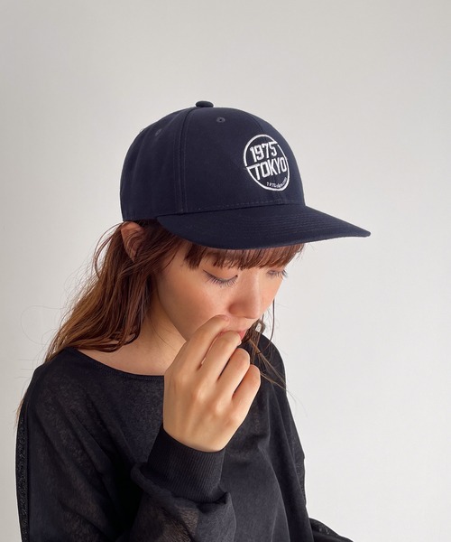 CANAL JEAN（キャナルジーン）の「1975 TOKYO　刺繍CAP（キャップ・レディース・ネイビー/ブラック・ONE SIZE）」の15枚目の写真
