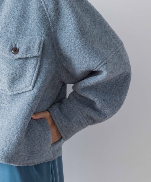 yuw(ユウ)の「ZIPショートブルゾン 973649(ブルゾン・レディース・ブラック/ブルー・FREE)」の10枚目の写真