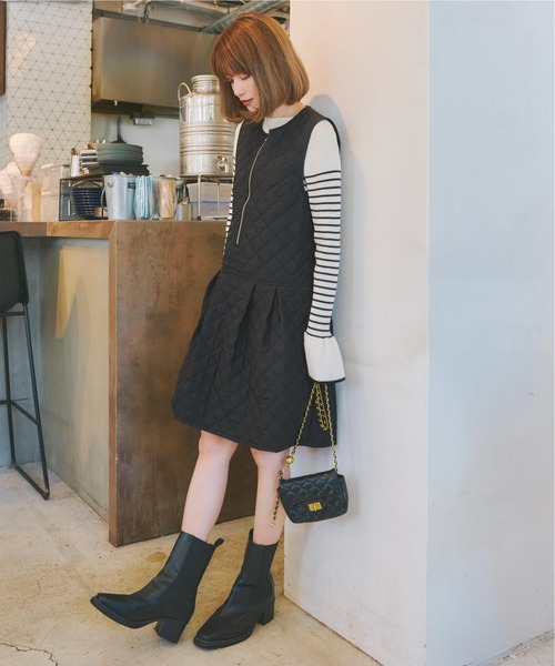 titivate（ティティベイト）の「キルティングショートジャンパースカート（ジャンパースカート・レディース・ブラック/カーキ・S/M）」の2枚目の写真