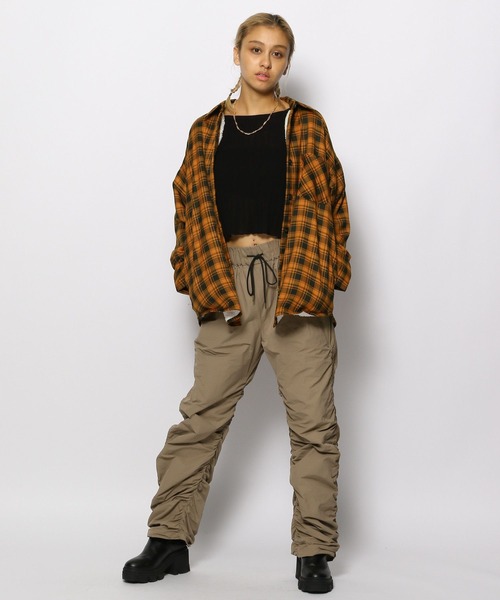 FOREVER 21（フォーエバー トゥエンティーワン）の「【2023AW】シャーリングシャカパンツ（その他パンツ・レディース・ブラック/ベージュ・MEDIUM/LARGE）」の7枚目の写真