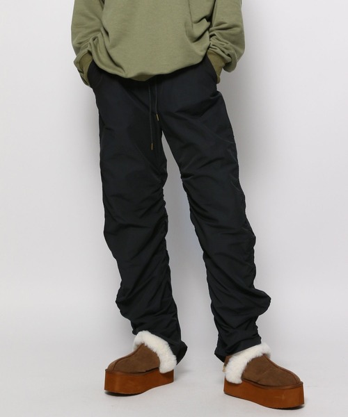 FOREVER 21（フォーエバー トゥエンティーワン）の「【2023AW】シャーリングシャカパンツ（その他パンツ・レディース・ブラック/ベージュ・MEDIUM/LARGE）」の22枚目の写真