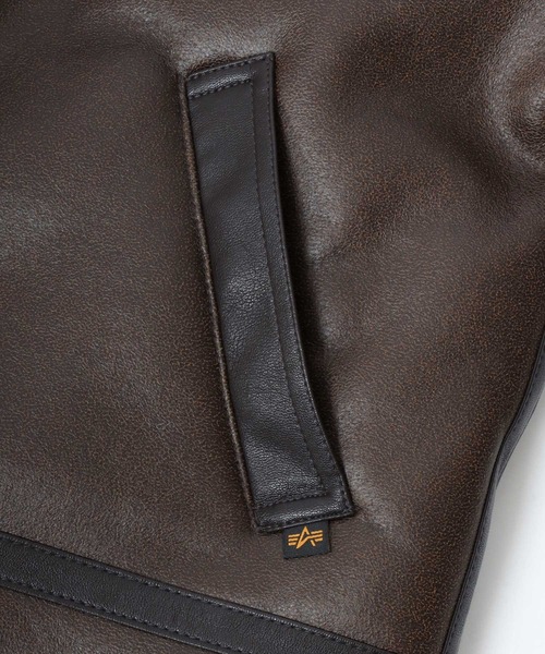 Alpha Industries（アルファインダストリーズ）の「ALPHA INDUSTRIES（アルファ インダストリーズ）フェイクムートンジャケット レディース/B-3（ムートンコート・レディース・ブラック/ブラウン系その他/ブラウン・S/M）」の17枚目の写真