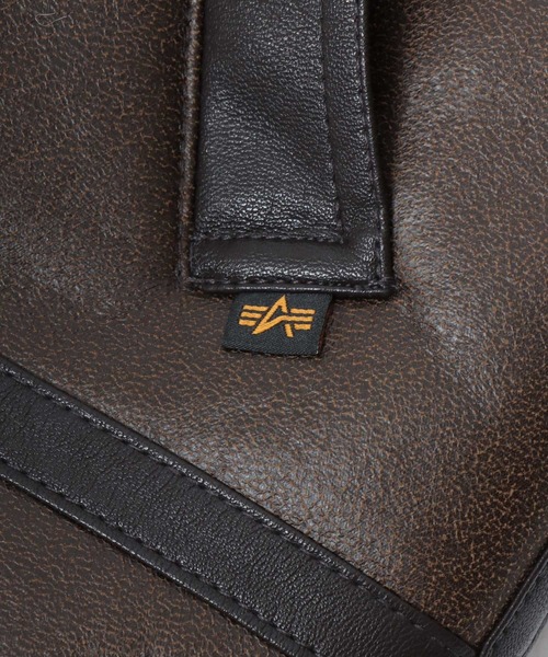 Alpha Industries（アルファインダストリーズ）の「ALPHA INDUSTRIES（アルファ インダストリーズ）フェイクムートンジャケット レディース/B-3（ムートンコート・レディース・ブラック/ブラウン系その他/ブラウン・S/M）」の18枚目の写真