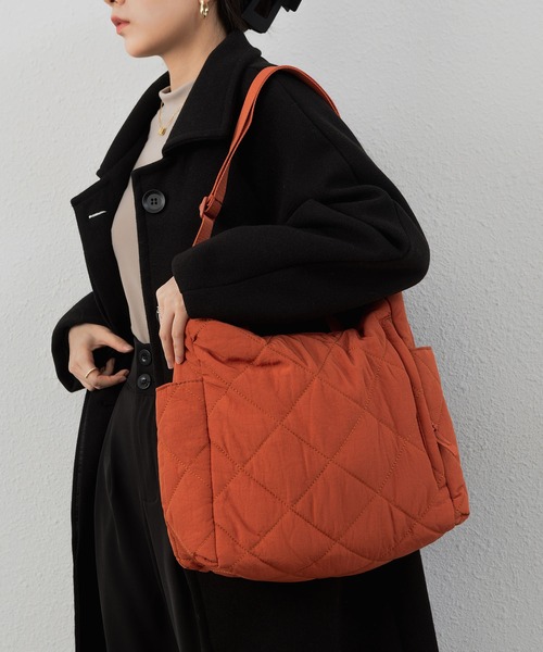 LA VORAGINE（ラ ヴォラジネ）の「外ポケット2wayキルティング