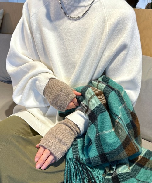 LEPSIM(レプシィム)の「フィンガーレスグローブ 988920(手袋・レディース・オレンジ/アイボリー/ブルー/ベージュ系その他/ブラック/グレー・ONE SIZE)」の5枚目の写真
