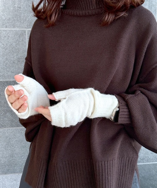 LEPSIM(レプシィム)の「フィンガーレスグローブ 988920(手袋・レディース・オレンジ/アイボリー/ブルー/ベージュ系その他/ブラック/グレー・ONE SIZE)」の2枚目の写真