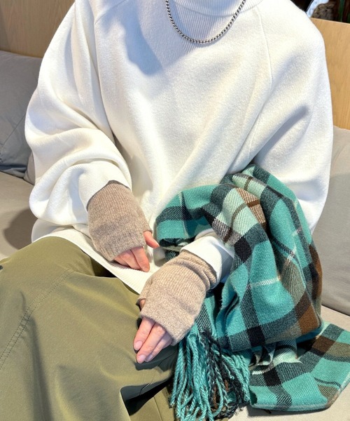 LEPSIM(レプシィム)の「フィンガーレスグローブ 988920(手袋・レディース・オレンジ/アイボリー/ブルー/ベージュ系その他/ブラック/グレー・ONE SIZE)」の17枚目の写真