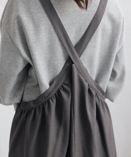 COCO WALK（ココウォーク）の「COCOWALK:ギャザーバッククロスエプロン（エプロン・レディース・チャコールグレー/グレイッシュベージュ・FREE）」の14枚目の写真