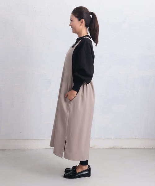 COCO WALK（ココウォーク）の「COCOWALK:ギャザーバッククロスエプロン（エプロン・レディース・チャコールグレー/グレイッシュベージュ・FREE）」の3枚目の写真