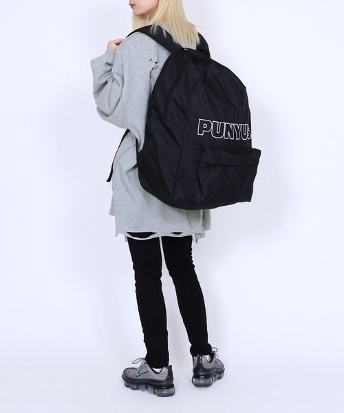 PUNYUS（プニュズ）の「スーパービッグバックパック（バックパック/リュック・レディース・ブラック・FREE）」の4枚目の写真
