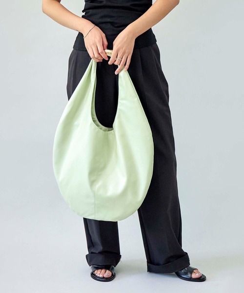 LE VERNIS（ル・ベルニ）の「【LE VERNIS】SCULPTURE BAG M  234-210514（ショルダーバッグ・レディース・ミント/ホワイト/アイボリー/ブラック/マルチ・FREE）」の4枚目の写真