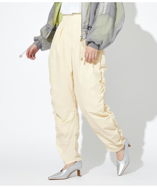 Settimissimo（セッティミッシモ）の「サイドギャザー ナイロン パンツ ロング（その他パンツ・レディース・ブラック/アイボリー・M）」の4枚目の写真