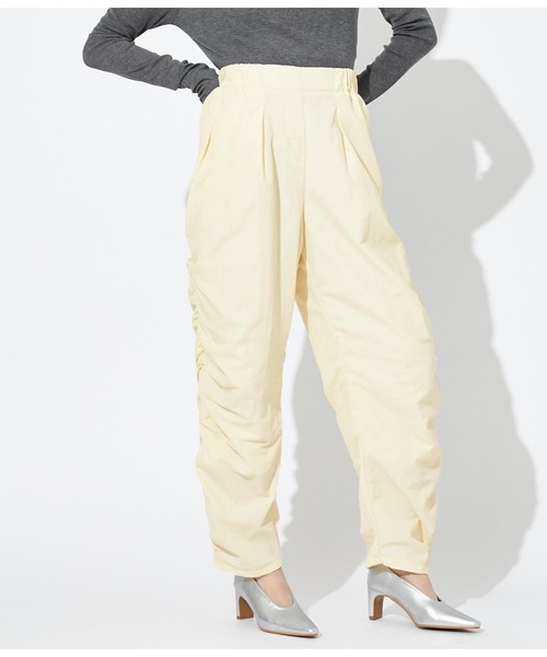 Settimissimo（セッティミッシモ）の「サイドギャザー ナイロン パンツ ロング（その他パンツ・レディース・ブラック/アイボリー・M）」の3枚目の写真